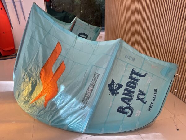 7M - VELA DE KITE - F-ONE BANDIT 2022